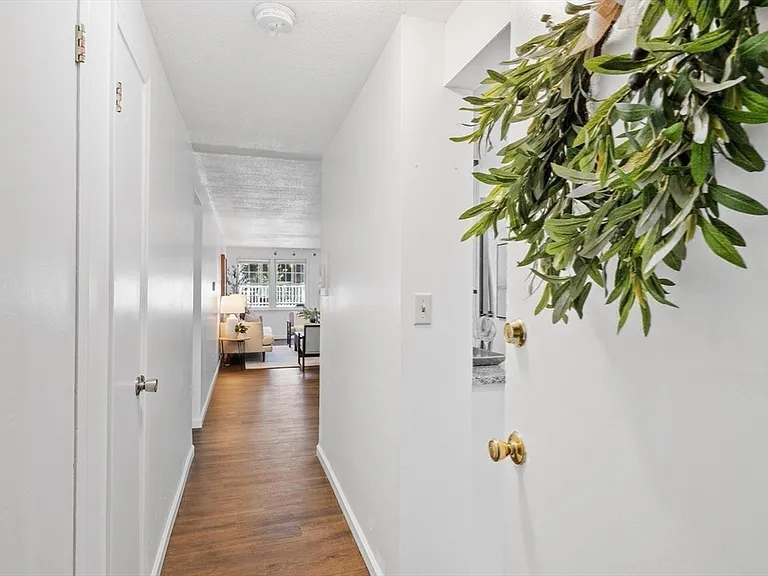 5 Elm St #1 — Photo 24
