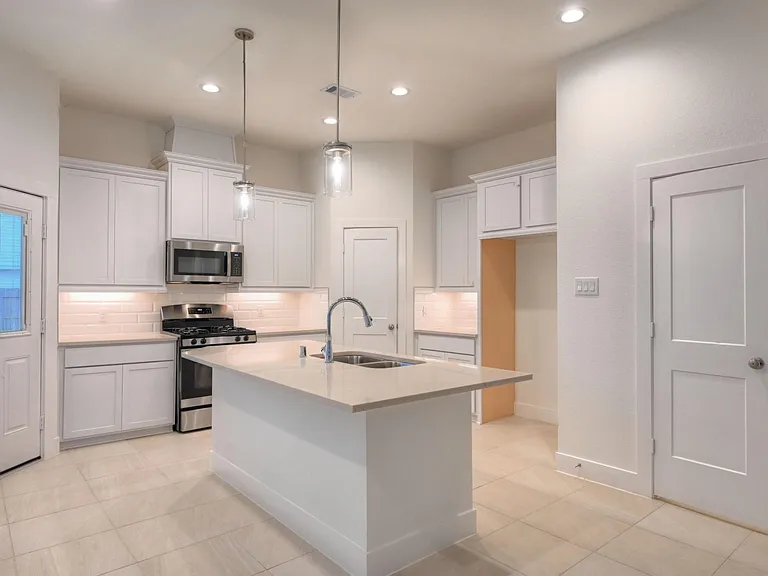 1535 Crystal Stream Dr — Photo 7