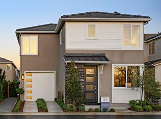 2015 N Perry Ln, Clovis, CA 93619