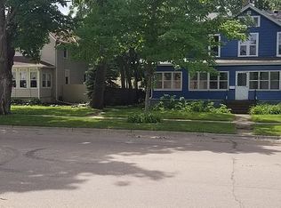 327 5th St NW, Faribault, MN 55021