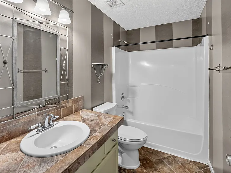 10745 Glenluce Ave — Photo 22