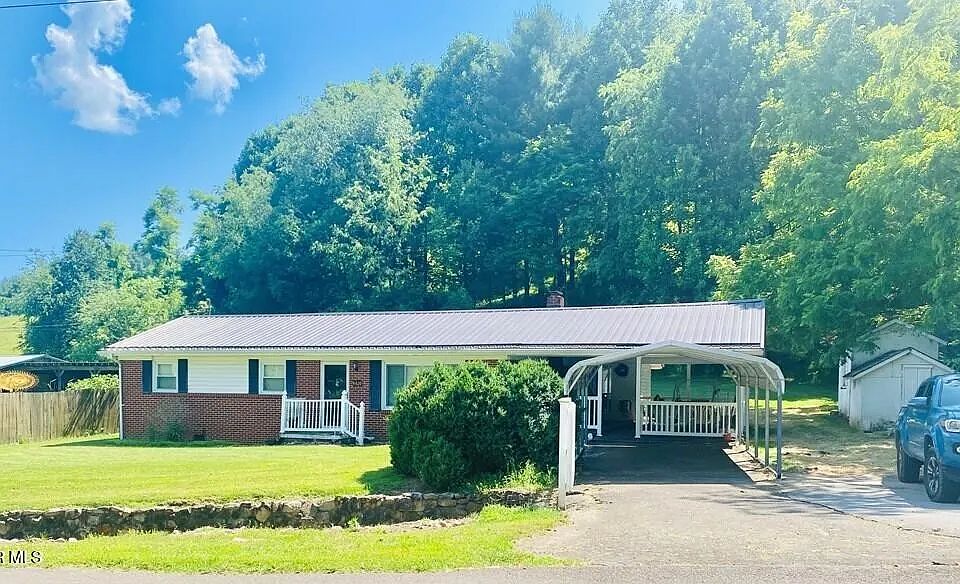 1st image of 1820 Pine Orchard Rd
