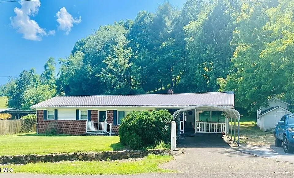 1820 Pine Orchard Rd