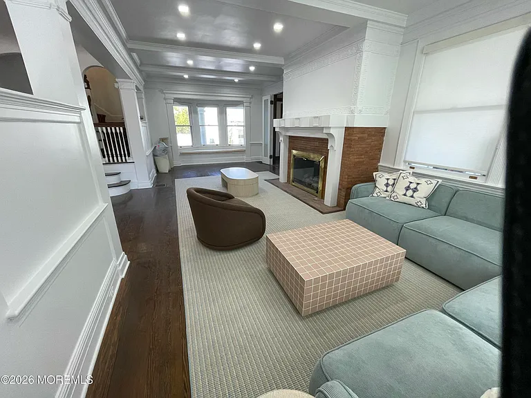 211 Cedar Ave — Photo 6