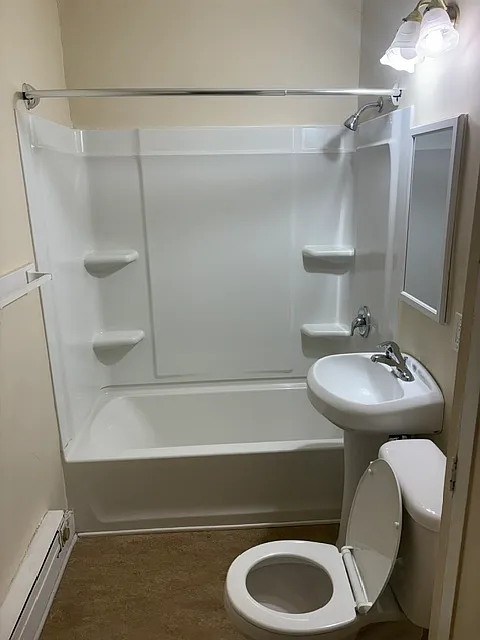 Studio, 400 sqft, $650 — Photo 4