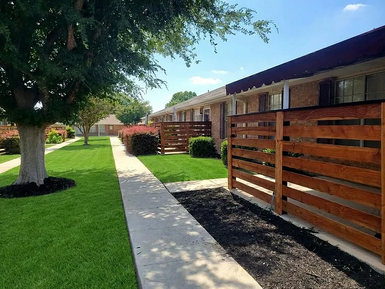 The Augusta at Gruene Garden Apartments — Photo 44
