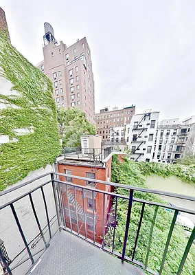 Rented by Century 21 Premier  | media 7