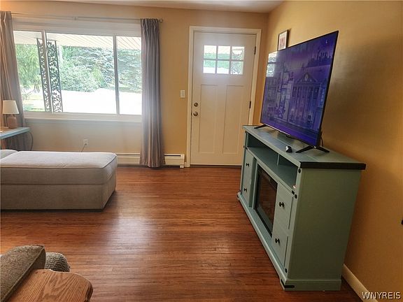 5th image of 8672 Highland Dr