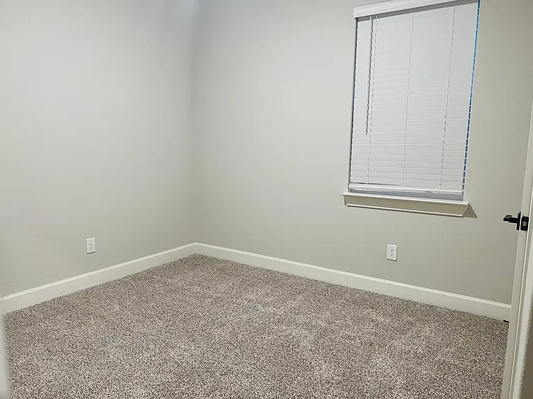 1032 Calhoun Dr — Photo 16