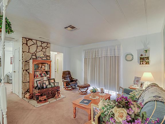 4th image of 400 E Roberts Ln #4
