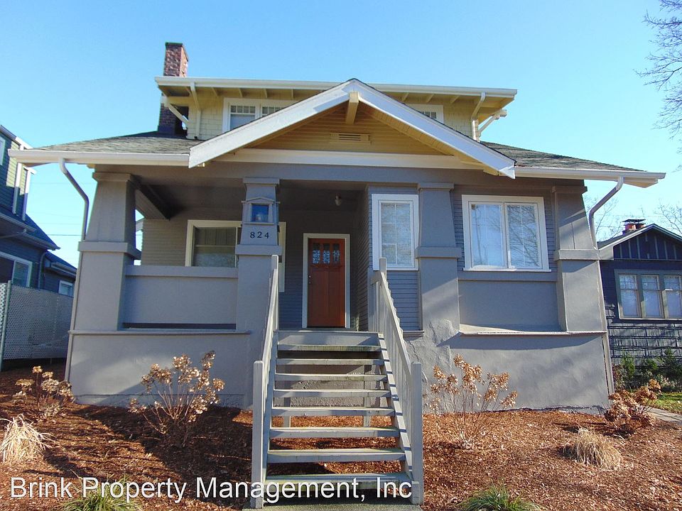 1st image of 826 NE Ravenna Blvd