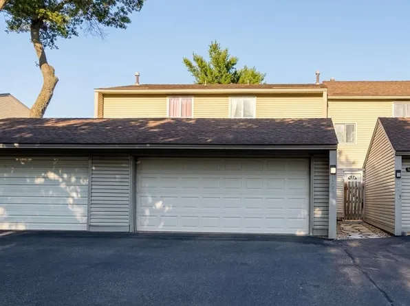12257 Drake St NW, Coon Rapids, MN 55448