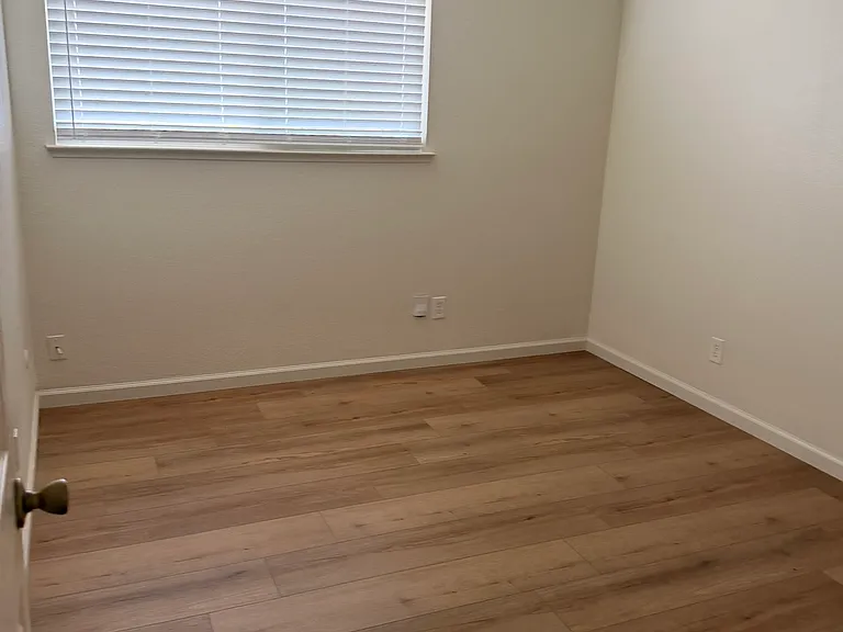 2241 N Chestnut Ave #103 — Photo 5