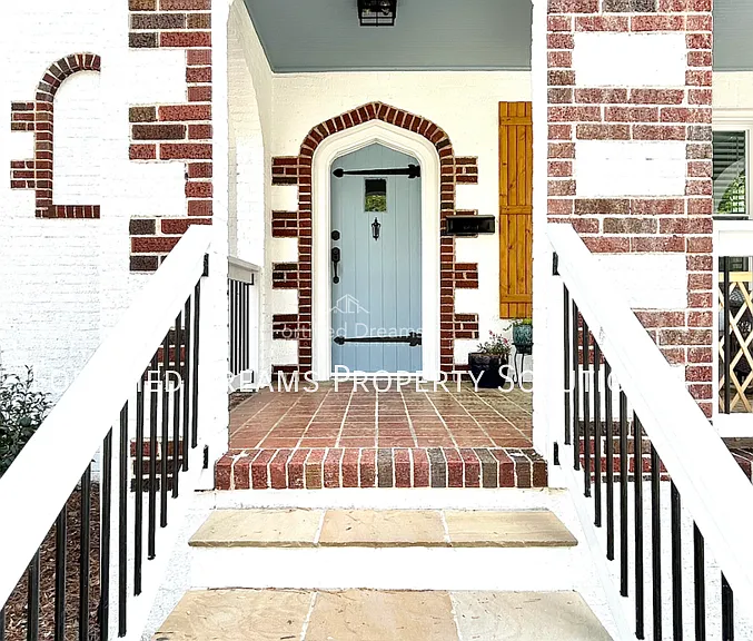 2240 Queen St — Photo 25