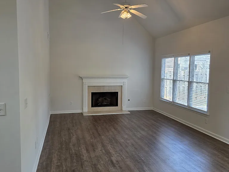 100 Silver Water Ct — Photo 9