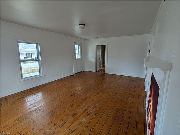 4th image of 227 Cedarbrook Rd