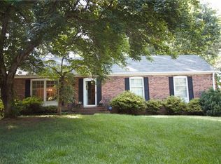 18 Saint Martin Pl, Greensboro, NC 27455