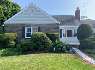 12 Rowe Ave, Lynbrook, NY