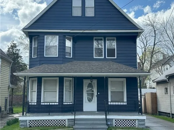 3856 E 52nd St, Newburgh Heights, OH 44105