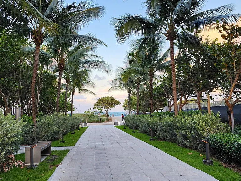 8966 Collins Ave #101 — Photo 7