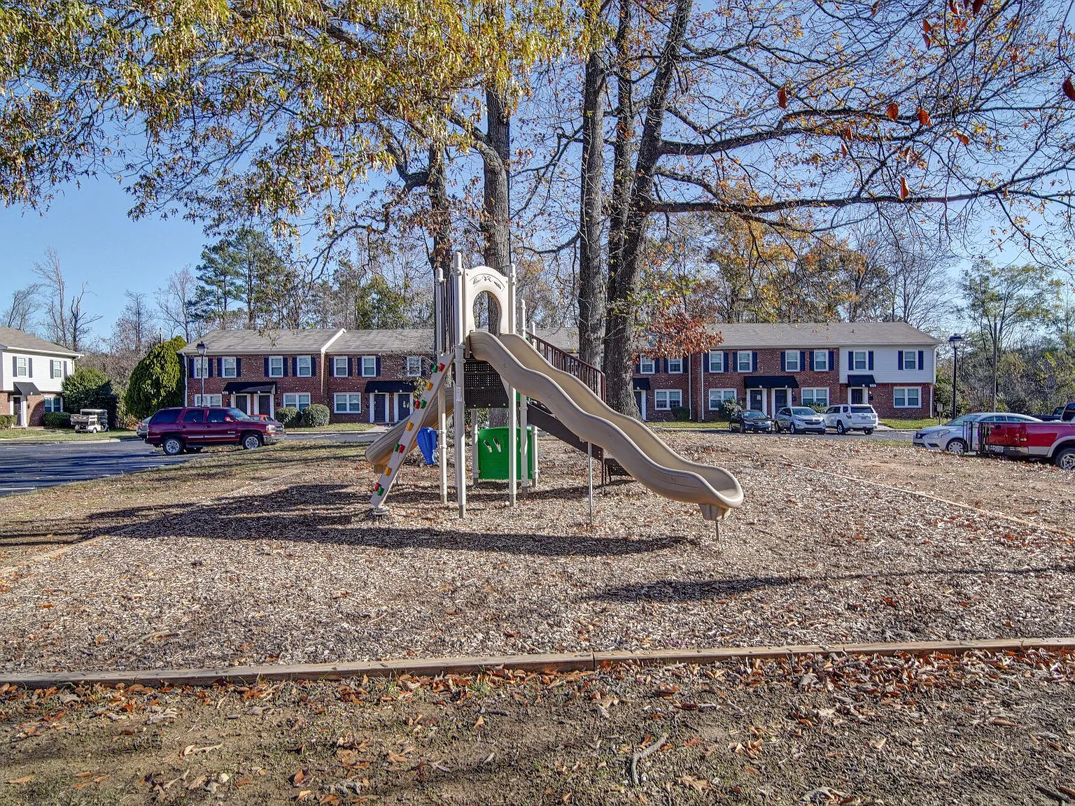 Oakview Terrace — Photo 3