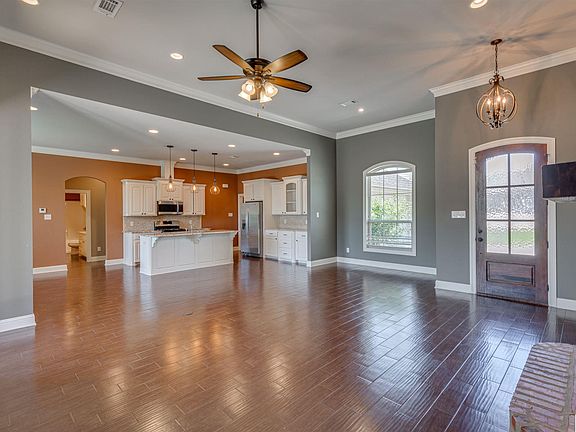 5th image of 207 Austin Oaks Cir