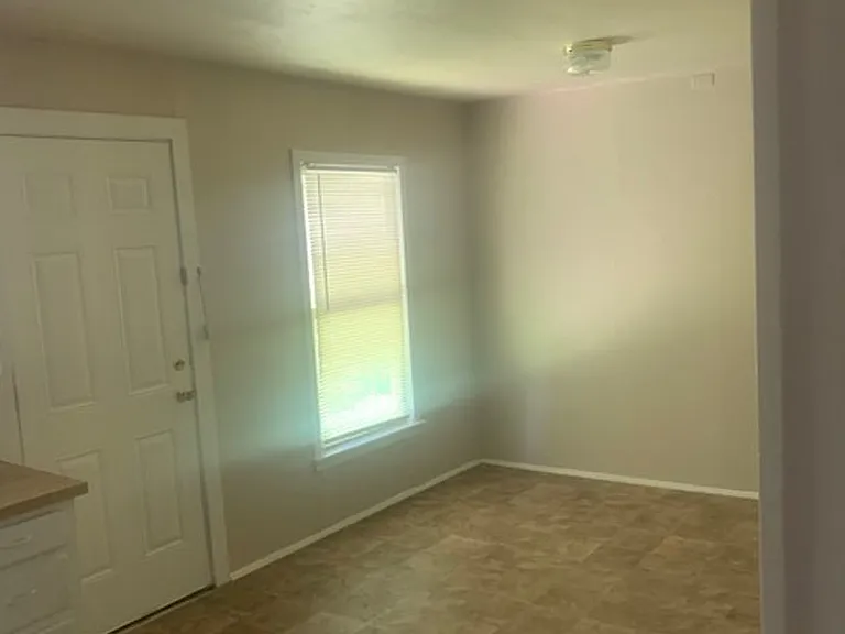 4115 Morrison St — Photo 3