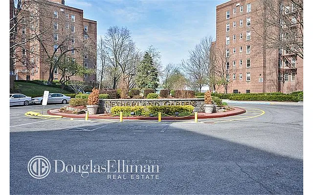 Sold by Douglas Elliman | media 15