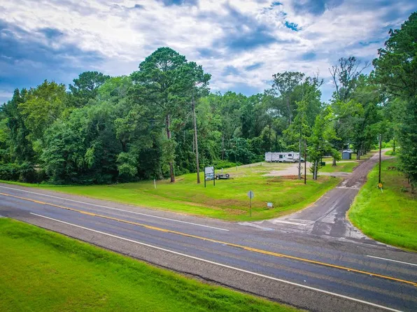 151 Karen St, Zavalla, TX 75980