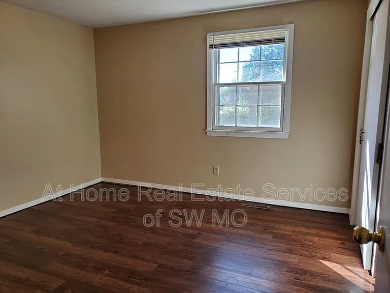 521 E Downing St #A — Photo 8