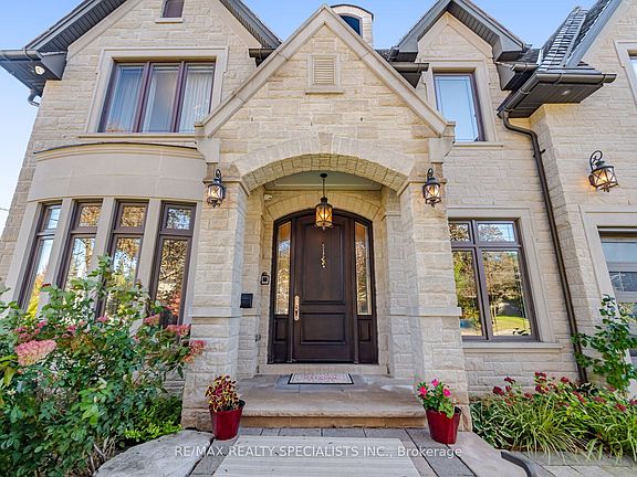 3rd image of 154 Burbank Dr