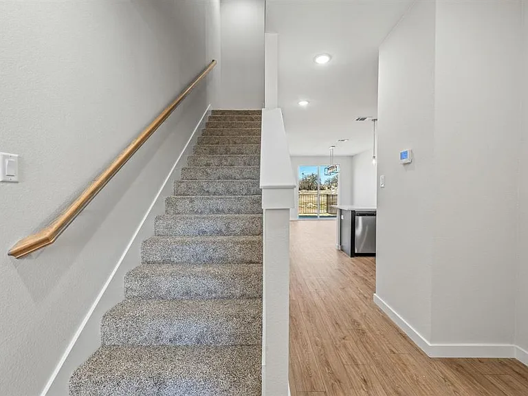 532 Galt Dr — Photo 2