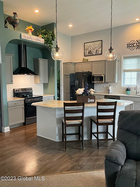 4th image of 7 Howland Park Drive