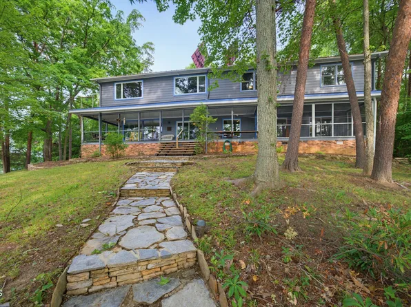 88 Hobart Dr, Semora, NC 27343