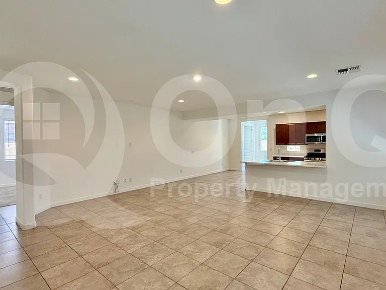 6342 W Raymond St — Photo 23