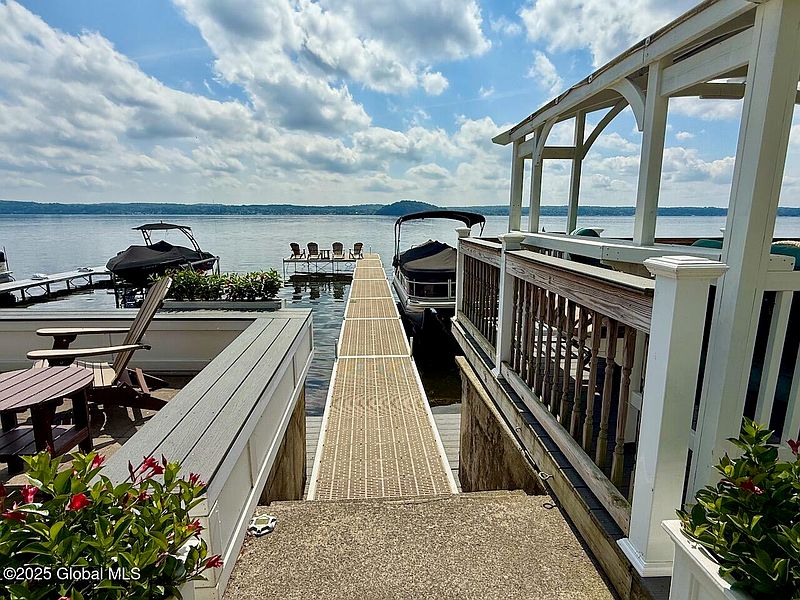 4th image of 8 Riley Cove Road