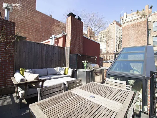 Rented by Sotheby's International Realty | media 83