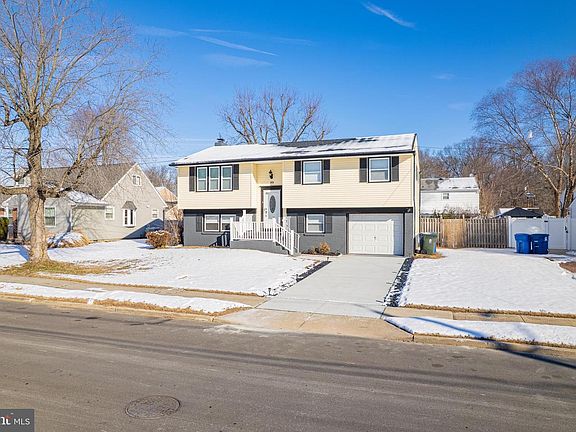 4th image of 33 Sycamore Dr