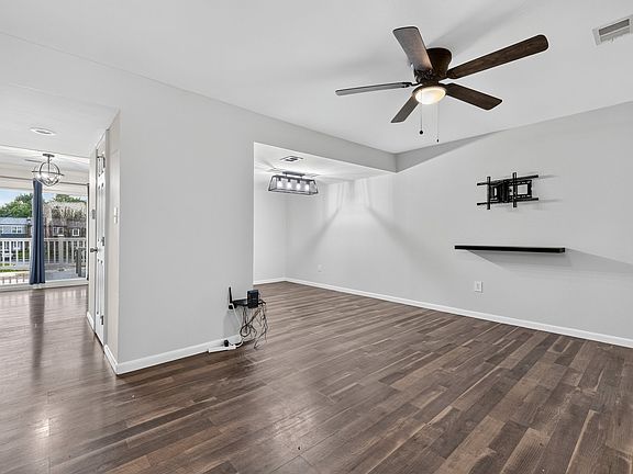 3rd image of 8808 Eureka Ln