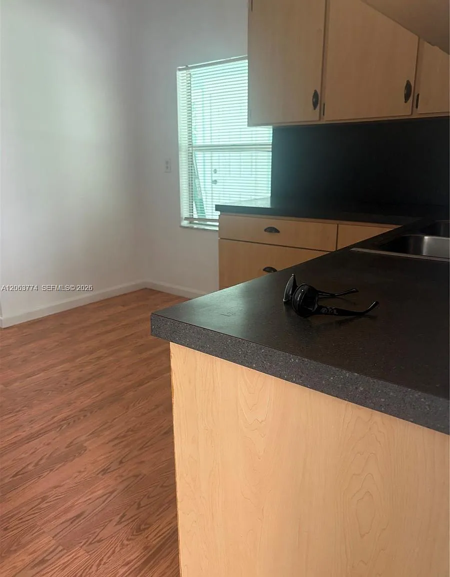 North Palm Bch 1 — Photo 4