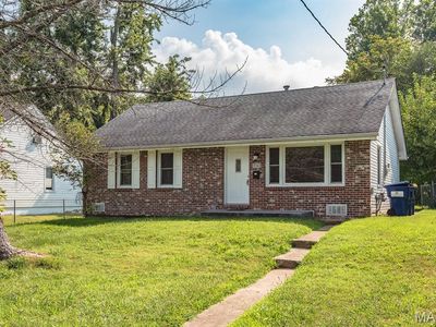 3242 Sims Ave, Saint Ann, MO, 63074