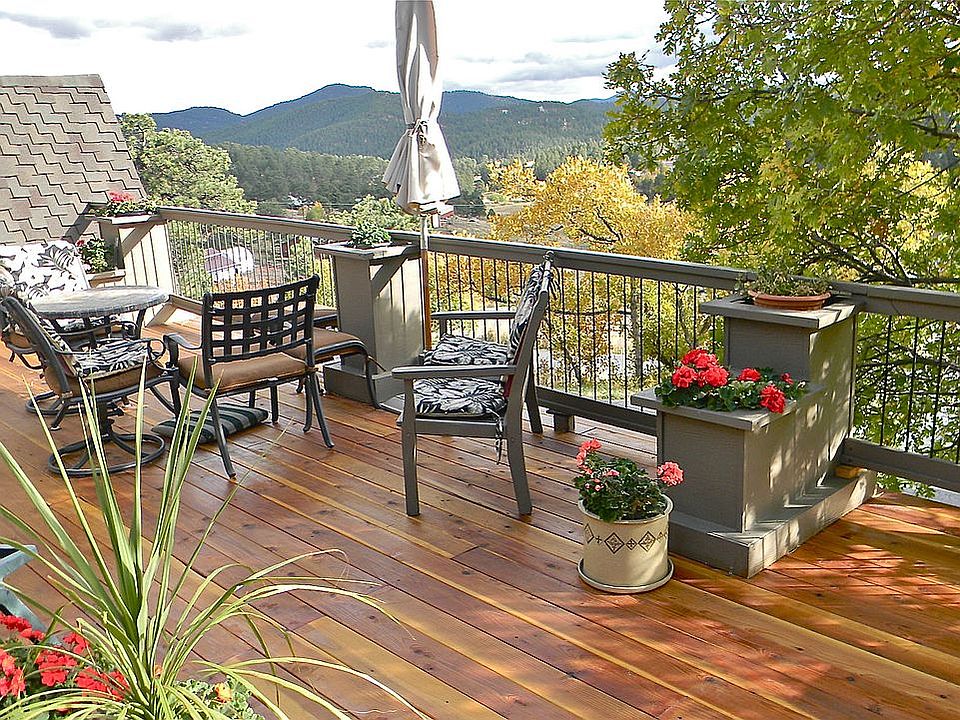 SE off 850 ft Deck