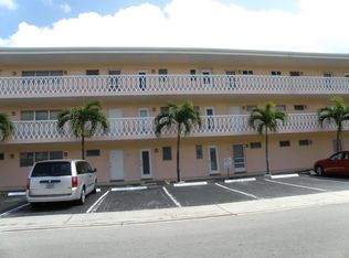 450 Golden Isles Dr APT 1B, Hallandale, FL 33009