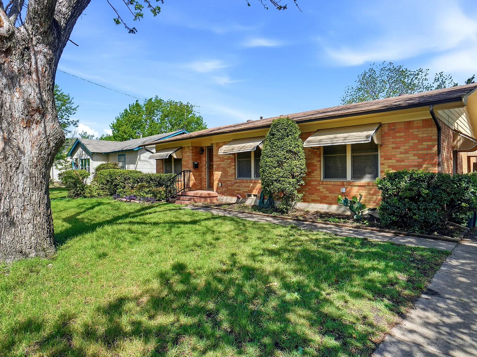 4 bed, 1734 sqft, $2,400 — Photo 2