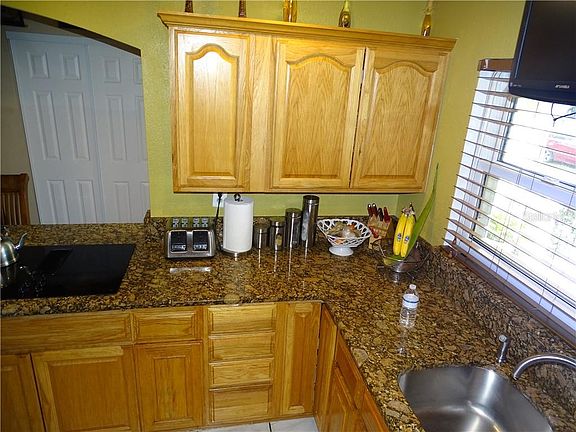 5th image of 317 Cortez Ct