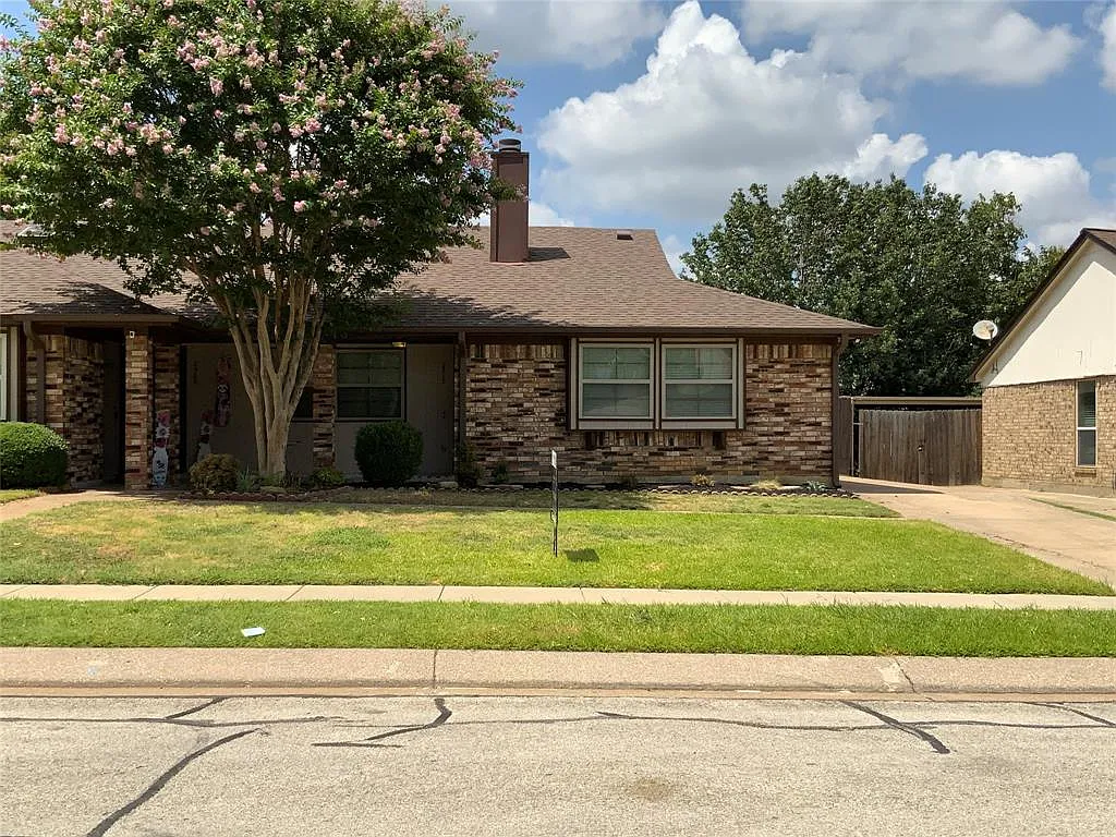 3 bed, 2.0 bath, 1235 sqft, $2,100 — Photo 1