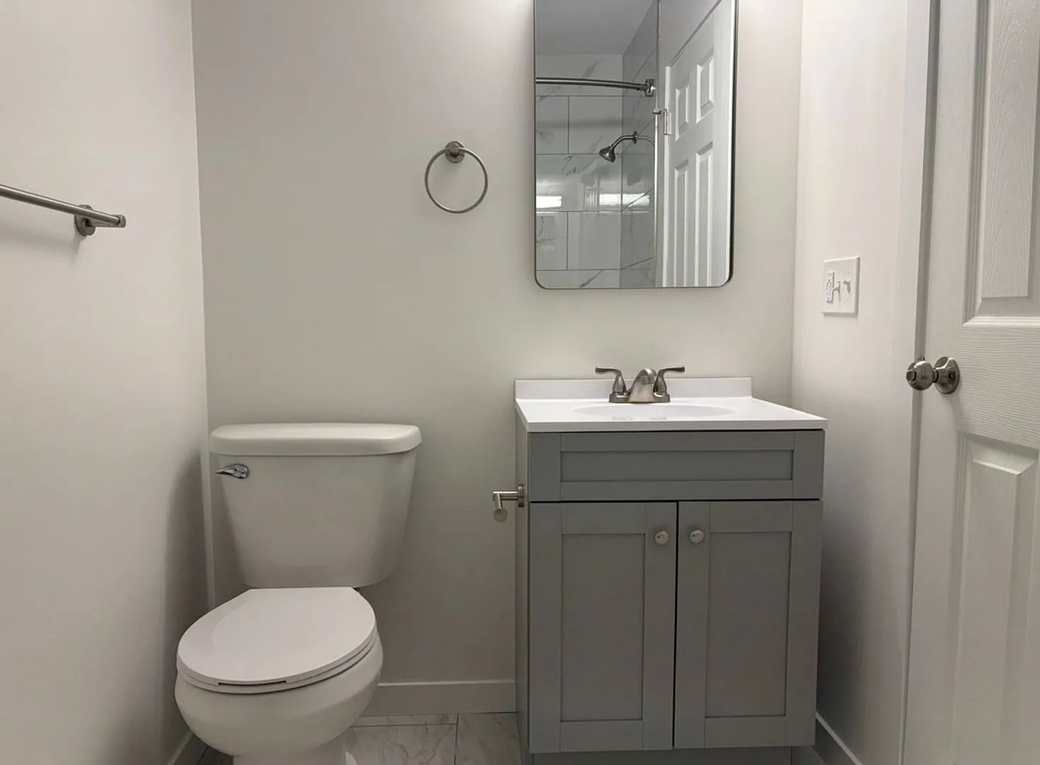 2 Bedroom available at Woodridge Apartments in Northfield! — Photo 4