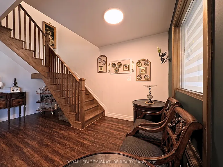 94 Meighen Ave — Photo 5