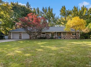 2588 Hawthorn Rd, Ann Arbor, MI 48104
