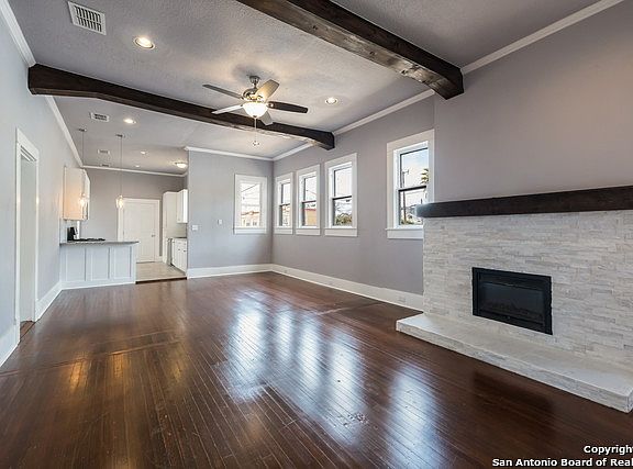 4th image of 835 W Woodlawn Ave
